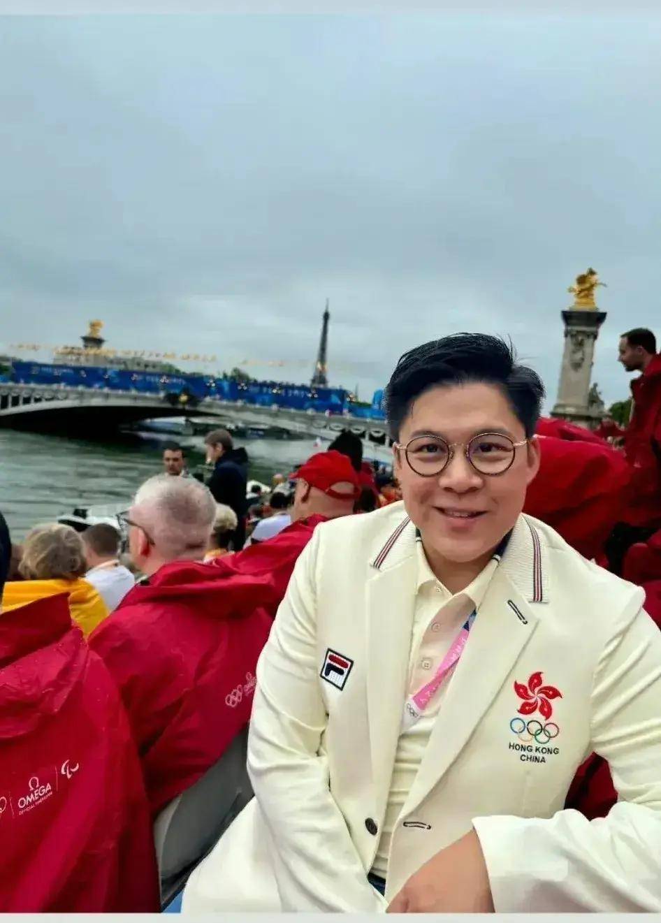 关于巴黎东部队喜迎胜利，雄赳赳气昂昂的信息