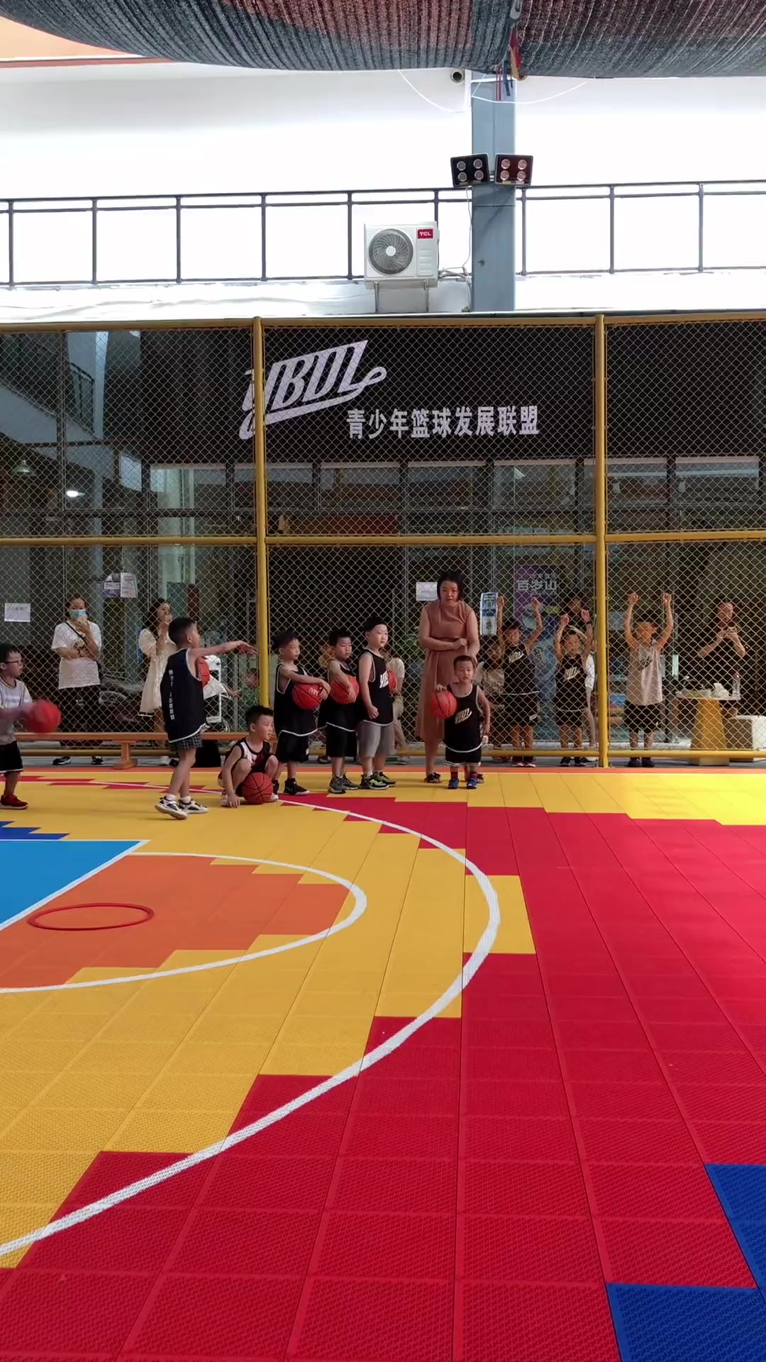 篮球青训营培训效果显著，年轻球员崛起的简单介绍